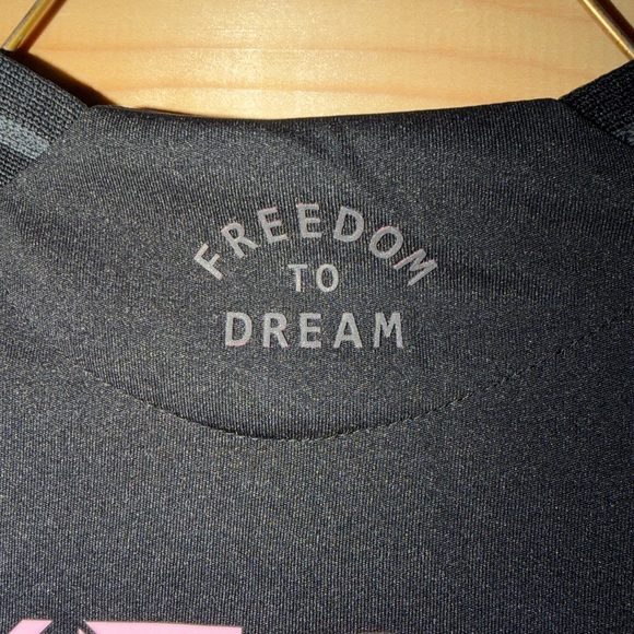 Adidas Messi Black and Pink Soccer Jersey RETAILS $180!!! Size medium - Picture 4 of 10